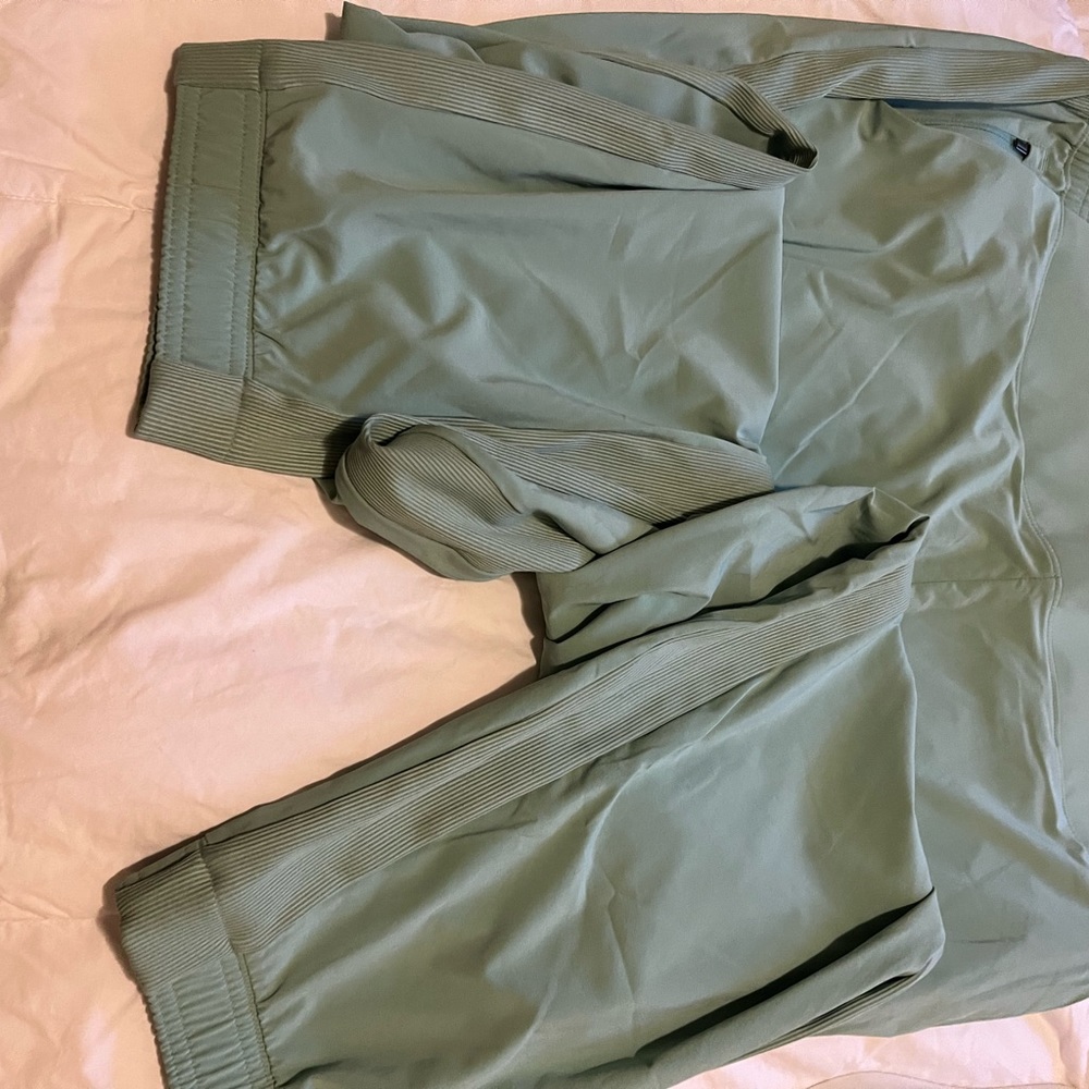 Athleta Brooklyn Ankle Pants light green size 20